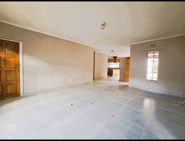 3 BEDROOM HOUSE FOR SALE IN SONLAND PARK